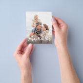 お得な新年のグリーティングカード ミニマルなデザインの写真4  縦 チラシ (手)