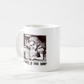 お感じ部屋に詰め込まれた？（不思議の国） コーヒーマグカップ (正面左)