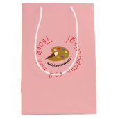 お手伝いありがとう！ – アーティストガール403 ミディアムペーパーバッグ (正面)