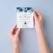 お手頃なネイビーブルーの花柄結婚式招待状 チラシ (手)