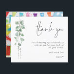 お手頃なユーカリ 80歳の誕生日 フォト サンクス<br><div class="desc">小さめのサイズ 4.5 x 5.6インチの半光沢紙 110lbs（はがきと同程度の厚み）でコストパフォーマンスに優れたお手頃な代替品です（ただし、はがきとして使用することはできません）。  【注意事項】1枚のシートに1つの招待状が含まれています。 お手頃なユーカリ フォト 80歳の誕生日 サンクス。 左側に流れる水彩の葉のデザイン、右側にテキストが入った、ミニマルでエレガントな80歳の誕生日のお礼状です。 「サンクス」やその他のテキストは、簡単に手書き風のスクリプトに置き換えることができ、自由にカスタマイズできます。 裏面のサンプル写真を、パーティーのお気に入りの写真に差し替えてください。</div>