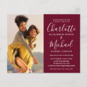 お手頃価格のバーガンディスクリプト写真ウェディング招待状 (正面)