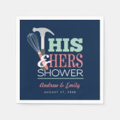 お揃いのハンマーと泡立て器の便利なカップルシャワー スタンダードカクテルナプキン (正面)