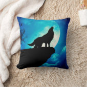 お月さまに向かって遠吠えする狼 クッション (ブランケット)
