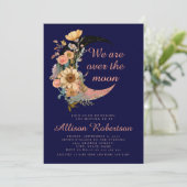 お月様を超えて青い花の女の子ベイビーシャワー 招待状 (スタンド正面)