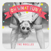 お楽しみバナー カラフルな紙吹雪ドット写真 スクエアシール (正面)