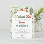 お楽しみ！ クリスマスツリーのトナカイ 1歳の誕生日 招待状 (スタンド正面)