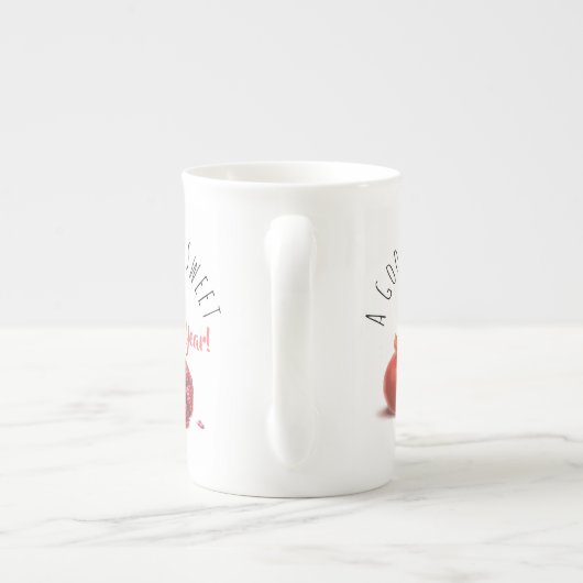 お正月は楽しい!ホリディポメグラナテス ボーンチャイナマグカップ (裏面)