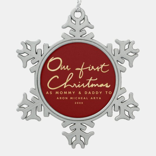 お母さんおよびお父さんの記念品として私達の初めてのクリスマス スノーフレークピューターオーナメント (正面)