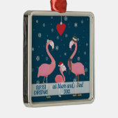 お母さんおよびパパのフラミンゴのとして初めてのクリスマス雪片 メタルオーナメント (右)
