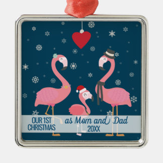 お母さんおよびパパのフラミンゴのとして初めてのクリスマス雪片 メタルオーナメント