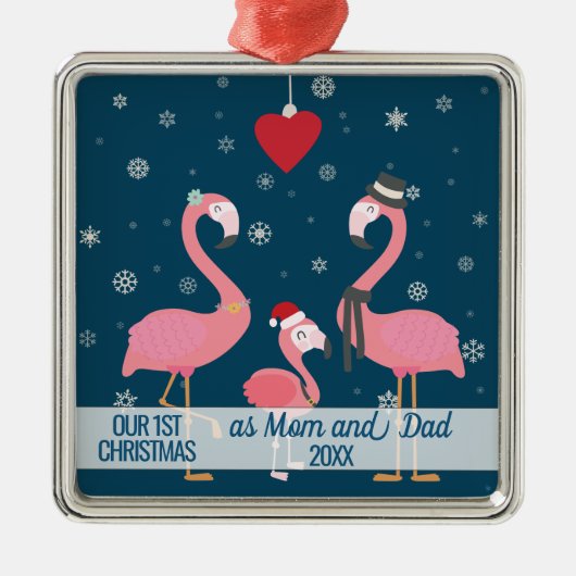 お母さんおよびパパのフラミンゴのとして初めてのクリスマス雪片 メタルオーナメント (正面)