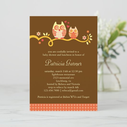 お母さんおよびベビーのフクロウのユニセックスなベビーシャワーの招待状 招待状 (スタンド正面)