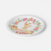 お母さんおよび女の赤ちゃんのバニーのリースの花のベビーシャワー ペーパープレート (アングル)