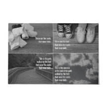 お母さんが折るソックス-洗濯室のマット