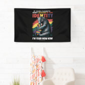 お母さんが抱き締めたLGBTQ 横断幕 (インサイチュ)