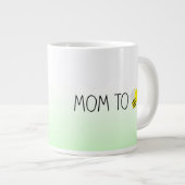 お母さんが生きるかわいい(昆虫)マルハナバチ緑/黄色 ジャンボコーヒーマグカップ (正面右)