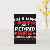 お母さんでもおばあちゃんでも引退した看護師でもあるよ 面白い カード (黄色い花)