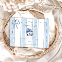 お母さんと一緒にお茶を飲む