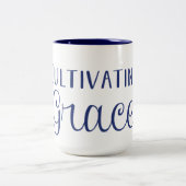 お母さんのための優美のマグの耕作 ツートーンマグカップ (中央)