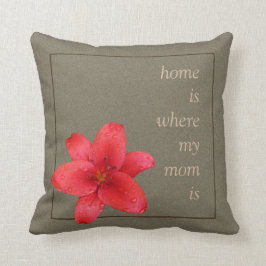 お母さんのための花の赤いユリ クッション