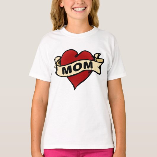 お母さんのハートの入れ墨のTシャツ Tシャツ (正面)