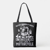 お母さんのバイクの入れ墨を決して甘く見ない トートバッグ (裏面)