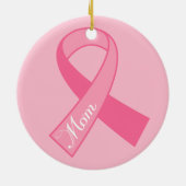 お母さんのピンクのリボンの乳癌のオーナメントのギフト セラミックオーナメント (裏面)