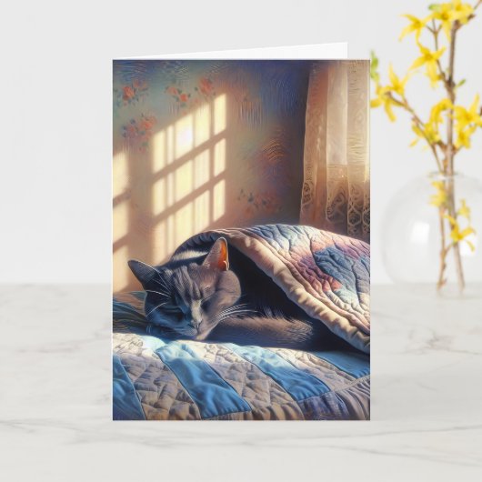 お母さんの昼ネコがキルトの下で昼寝 カード (黄色い花)