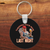 お母さんの関税おもしろいダディトランプミーム キーホルダー (正面)