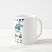 お母さんの鮫のマグ、Doo Doo Dooのおもしろいな鮫のマグ コーヒーマグカップ (正面右)