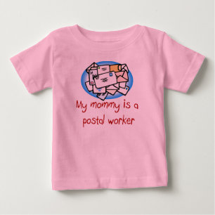 お母さんは郵便局員のベビーのTシャツです ベビーTシャツ