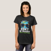 お母さんをばかにするな Tシャツ (正面フル)