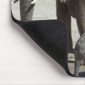 お母さんを持つベビー象 マウスパッド (コーナー)