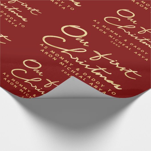 お母さん及びお父さんとして名前をカスタムする|Ourの初めてのクリスマス ラッピングペーパー (角)