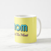 お母さん最も多くを行う – おもしろいお母さん引用文 コーヒーマグカップ (正面右)