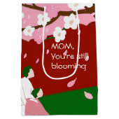 お母さん、まだ咲いてるよ ミディアムペーパーバッグ (裏面)