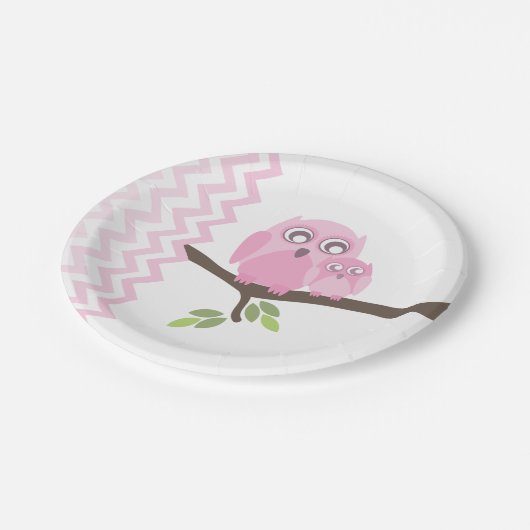 お母さん + 女の赤ちゃんのフクロウのベビーシャワー ペーパープレート (アングル)