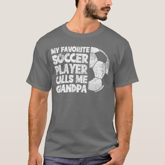 お気に入りのサッカー選手がおじいちゃんと呼ぶ面白いデザイン Tシャツ (正面)
