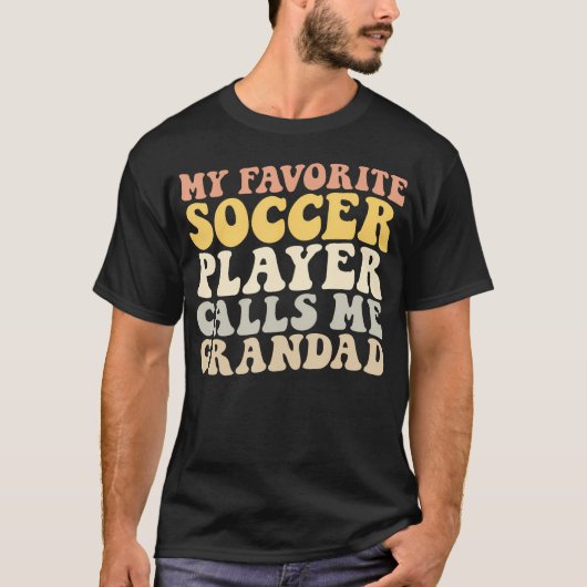 お気に入りのサッカー選手がおじいちゃんと呼ぶ おもしろG Tシャツ (正面)