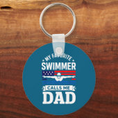 お気に入りのスイマーが私をパパと呼ぶ アメリカ国旗 キーホルダー (正面)
