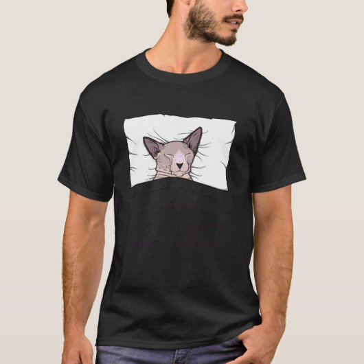 お気に入りの寝間着 スフィンクス猫、昼寝中の猫 パジャマ Tシャツ (正面)