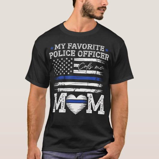お気に入りの警察官からはお母さんと呼ばれてます ポリス Tシャツ (正面)