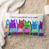 お洒落なカップケーキおよび猫の枕#2 ランバークッション (ブランケット)