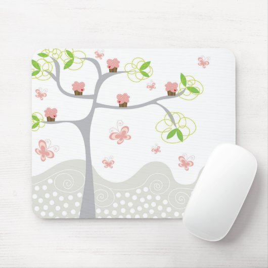 お洒落なカップケーキの木の蝶菓子の誕生日 マウスパッド (マウス)