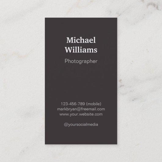 お洒落なカメラおよび吊り鎖のカメラマンの垂直 名刺 (裏面)
