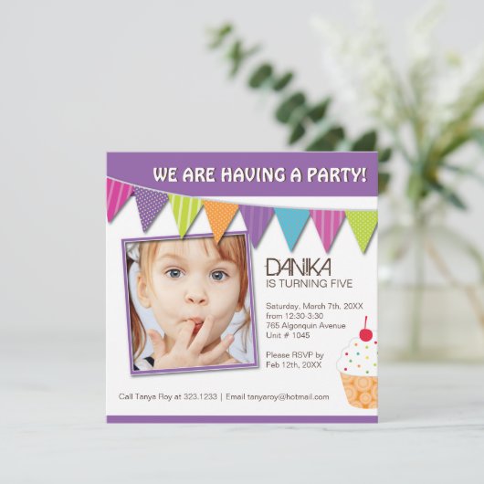 お洒落なキャンデーの誕生日のパーティの招待状 招待状 (スタンド正面)