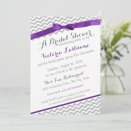 お洒落ジグザグパープルブライダルシャワー 招待状 (スタンド正面)