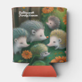 お洒落ハリネズミ一家が庭でピクニックをする 缶クーラー (裏面)