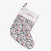 お洒落数々のモノグラムのパターン(の模様が)あるチャーム スモールクリスマスストッキング (正面 (吊り時))